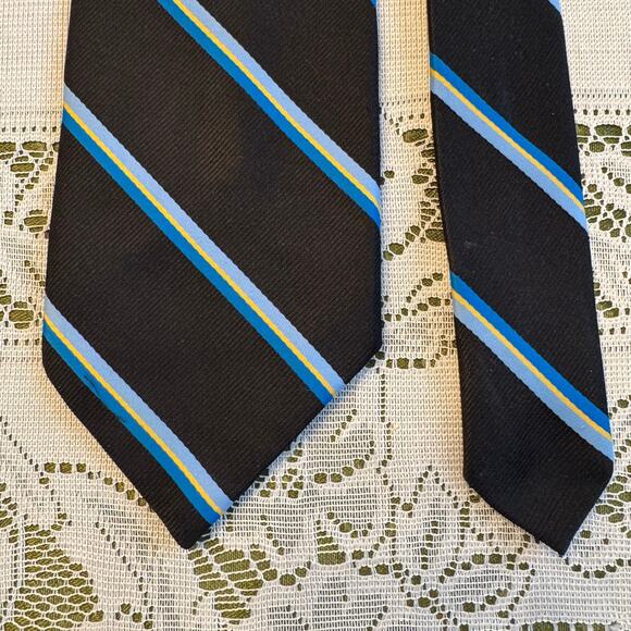 Vintage Chadwick by Wembley REPP Black/Blue/Yellow Stripe Men’s Necktie Preppy - Picture 2 of 13